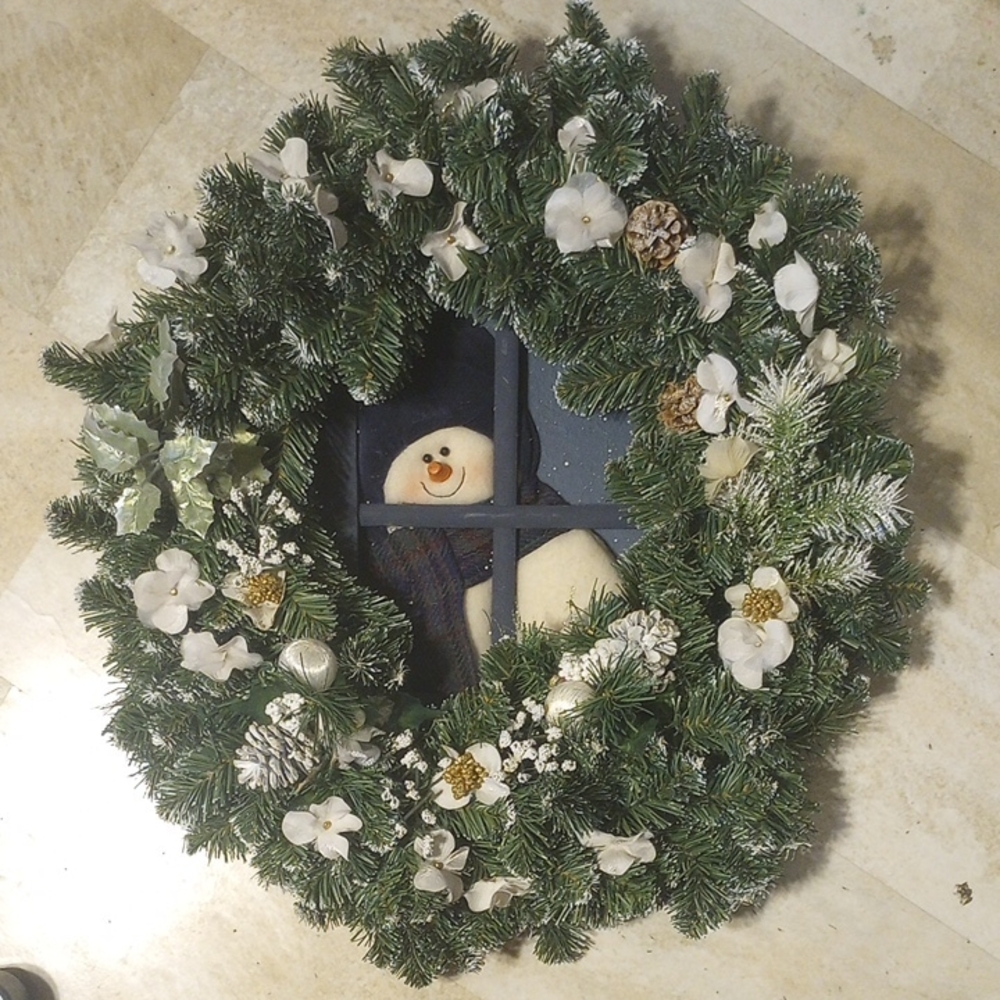 Christmas Holiday Snowman Wreath w/ White Flowers & Pinecones. Green Gold Blue
